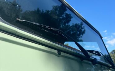Land-Rover-Defender-1995-17