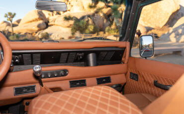 Land-Rover-Defender-1995-28