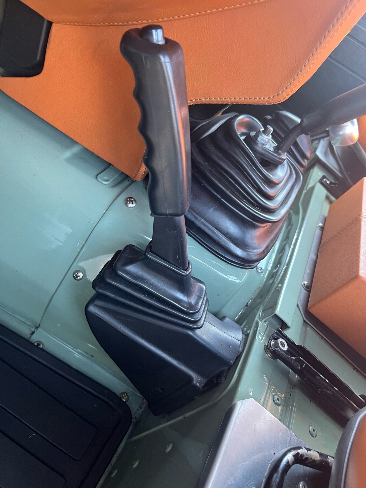 Land-Rover-Defender-1995-30