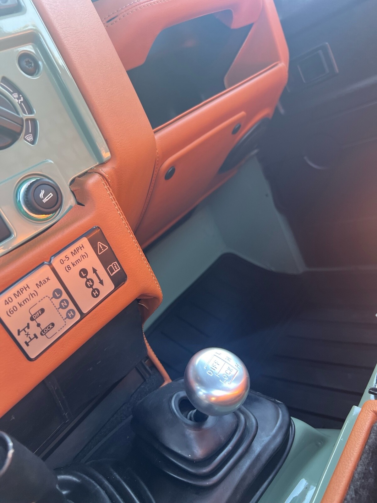 Land-Rover-Defender-1995-34