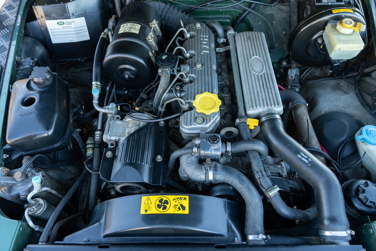 Land-Rover-Defender-1995-37
