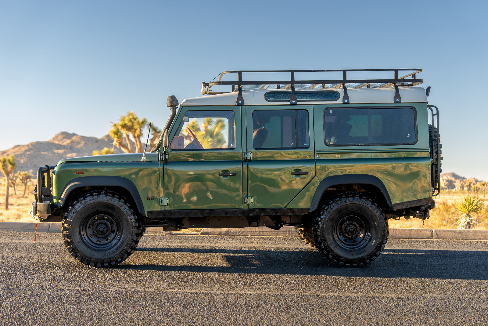 Land-Rover-Defender-1995-4