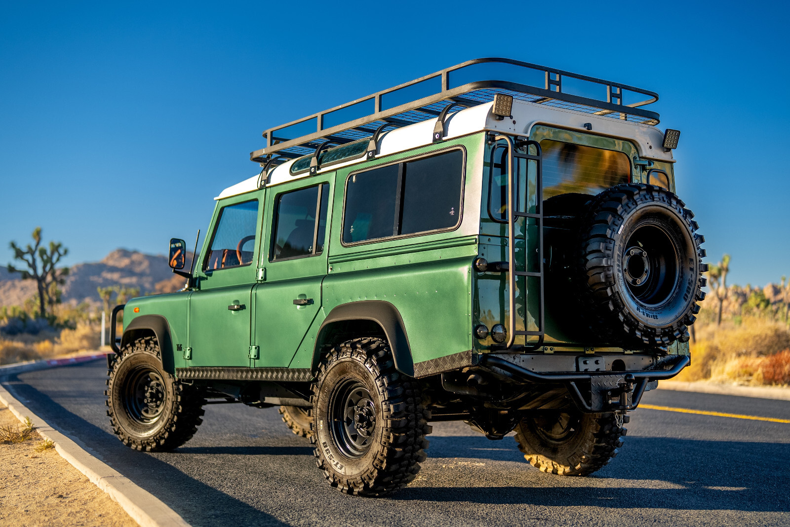Land-Rover-Defender-1995-7