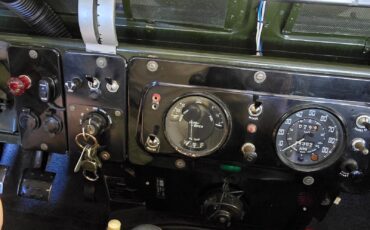 Land-Rover-LR4-1971-STATION-WAGON-10