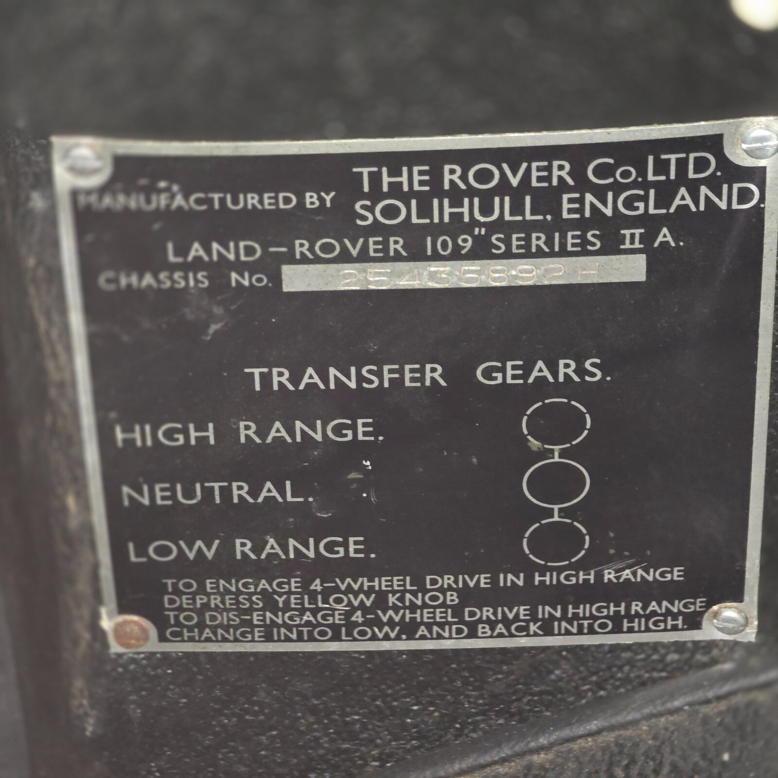 Land-Rover-LR4-1971-STATION-WAGON-11