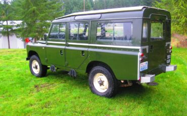 Land-Rover-LR4-1971-STATION-WAGON-2