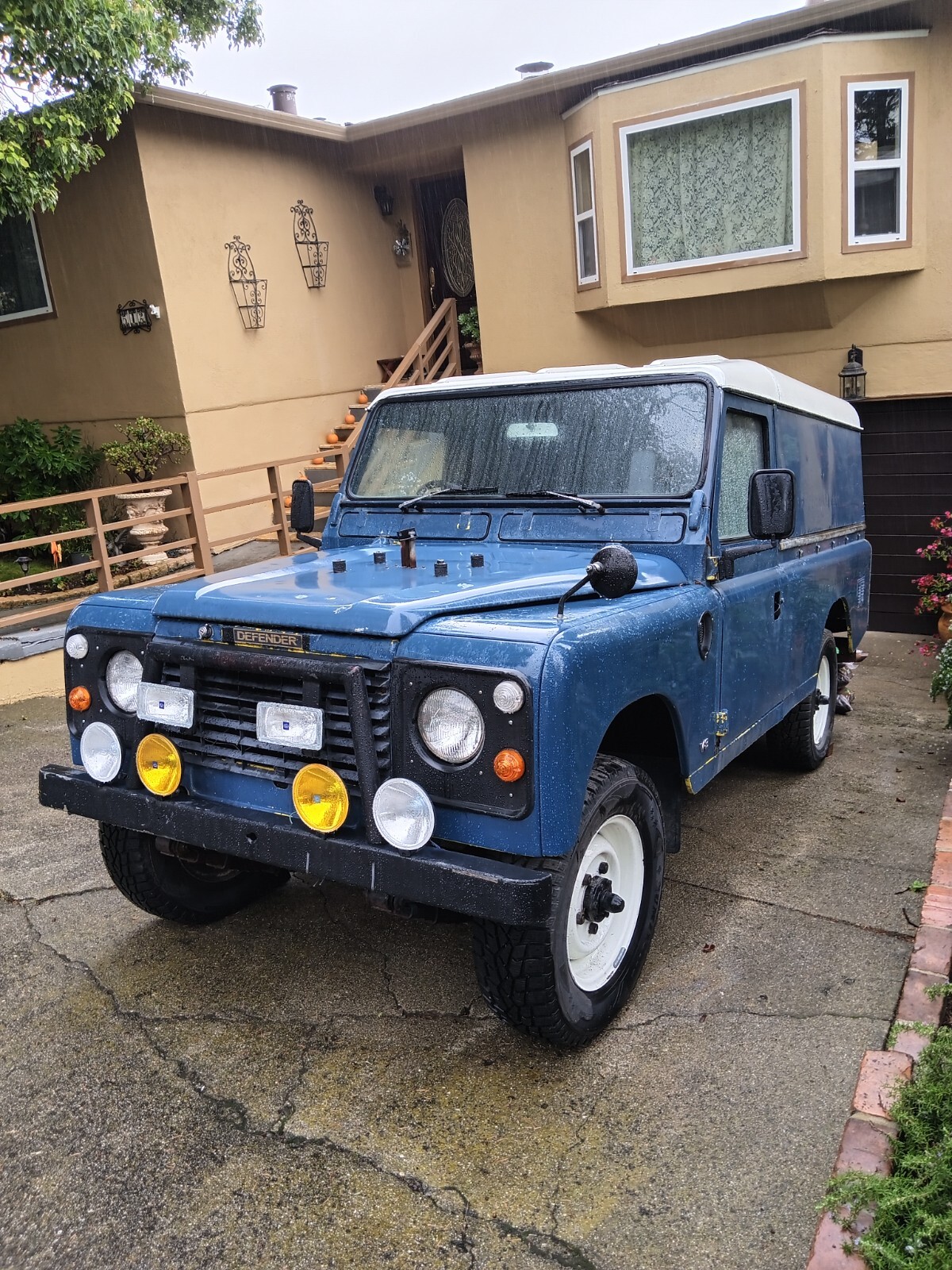 Land-Rover-SERIES-3-1981-Sedan-1