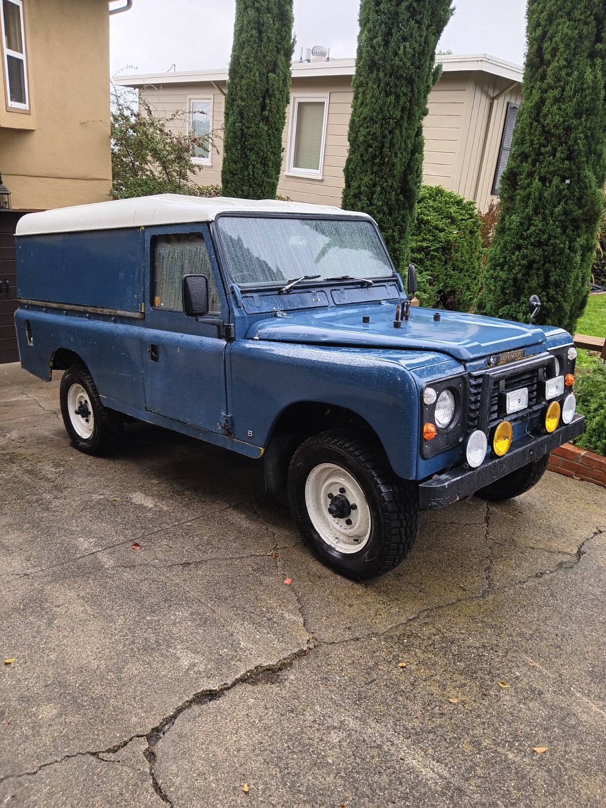 Land-Rover-SERIES-3-1981-Sedan