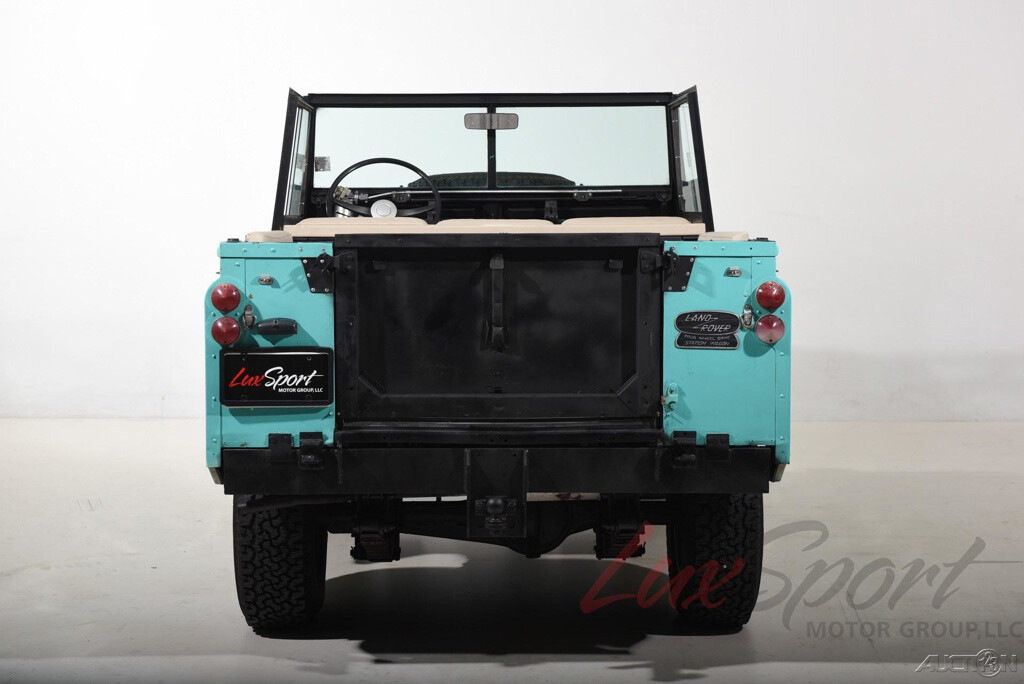 Land-Rover-Safari-1967-22