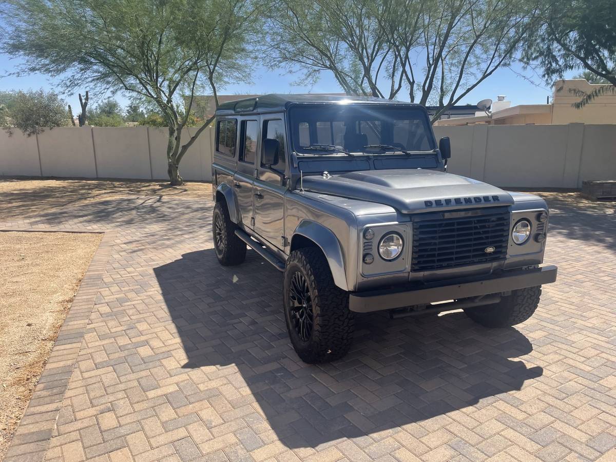 Land rover Defender 110  1994 grey