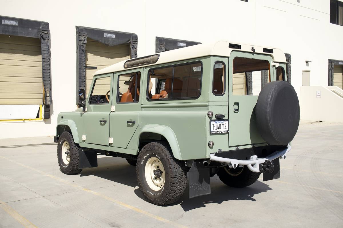 Land-rover-Defender-110-diesel-1987-green-1