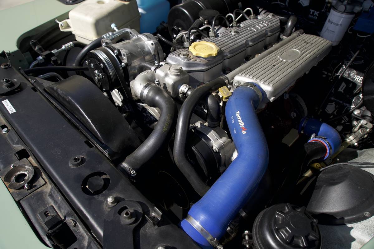 Land-rover-Defender-110-diesel-1987-green-15