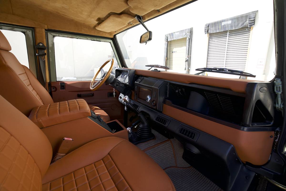Land-rover-Defender-110-diesel-1987-green-16