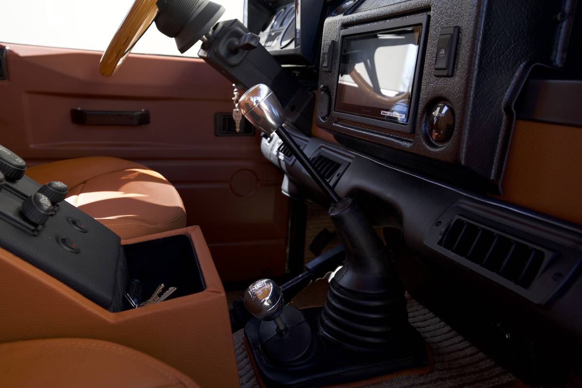 Land-rover-Defender-110-diesel-1987-green-2