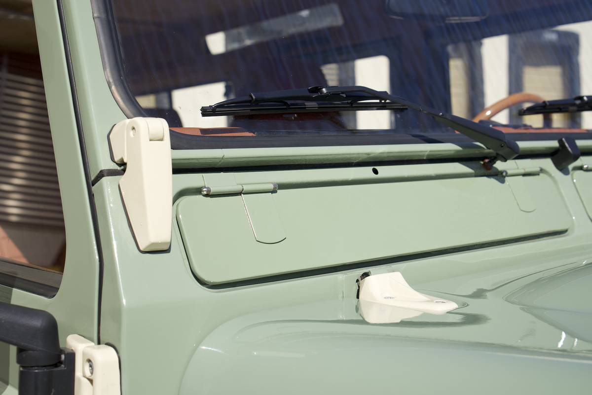 Land-rover-Defender-110-diesel-1987-green-4