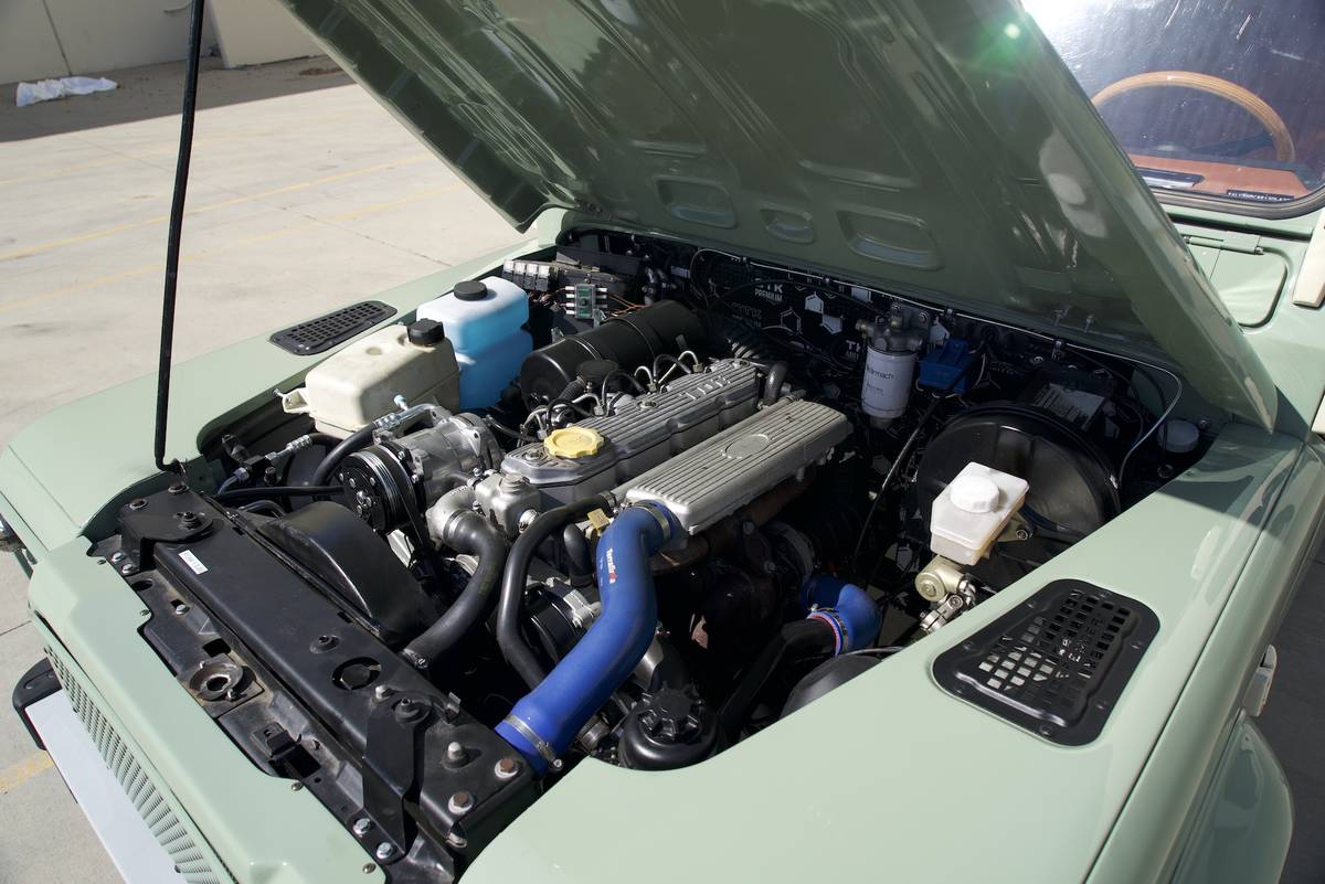 Land-rover-Defender-110-diesel-1987-green-6