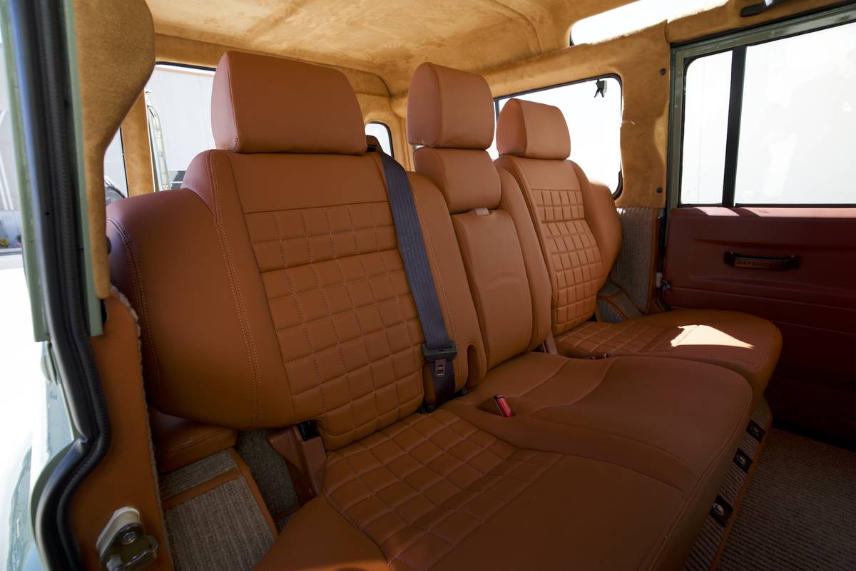 Land-rover-Defender-110-diesel-1987-green-9