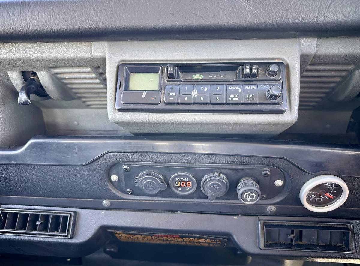 Land-rover-Defender-110-diesel-1995-12
