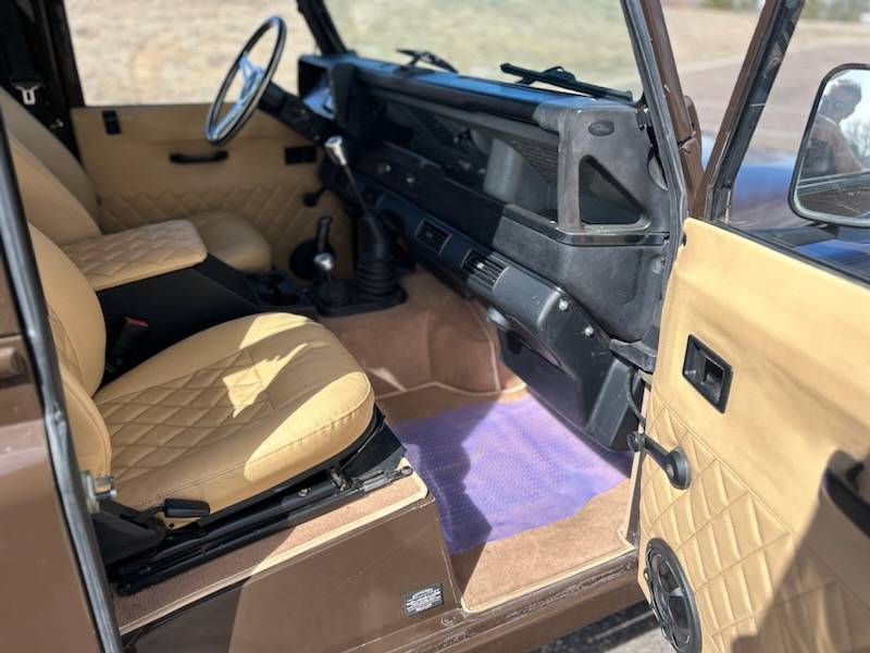 Land-rover-Defender-90-diesel-1993-brown-10