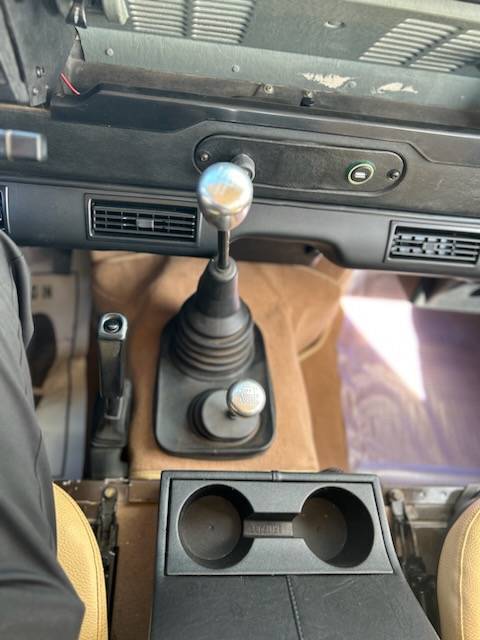 Land-rover-Defender-90-diesel-1993-brown-17