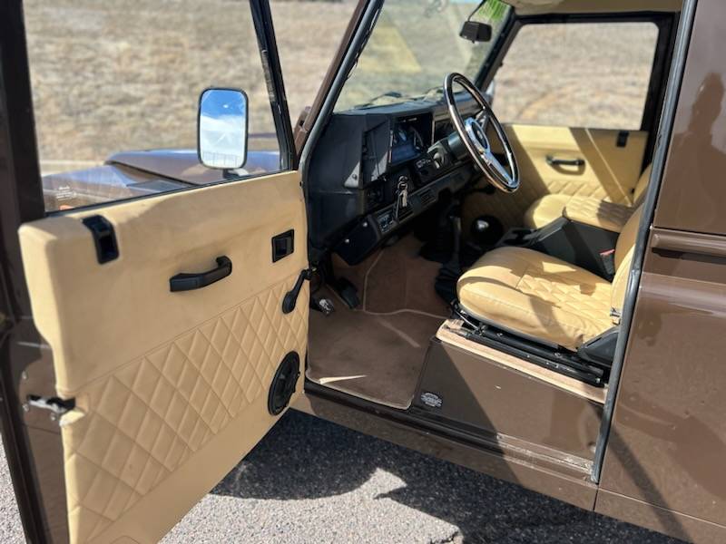 Land-rover-Defender-90-diesel-1993-brown-6