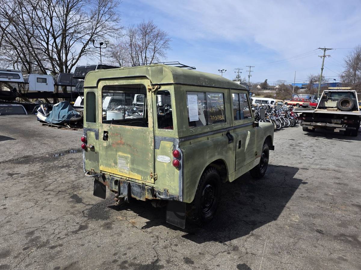 Land-rover-Series-2-1966-green-3