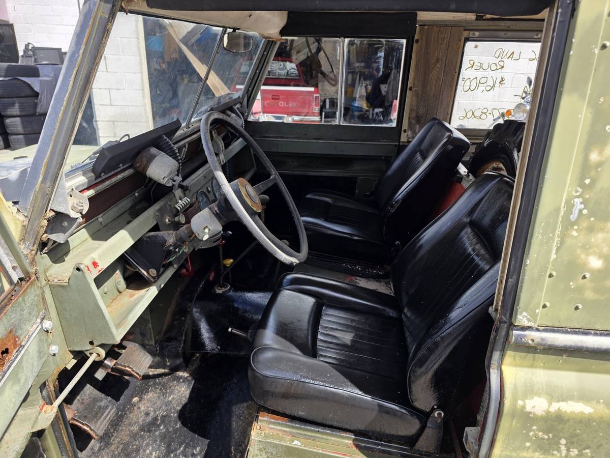 Land-rover-Series-2-1966-green-8