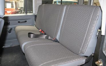 Landrover-Defender-1994-12