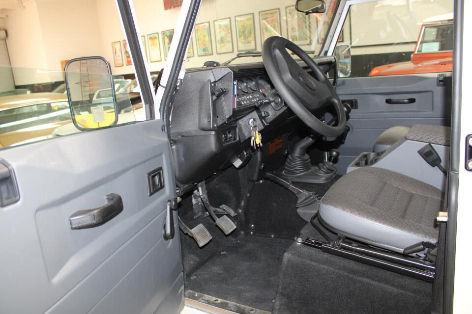 Landrover-Defender-1994-8