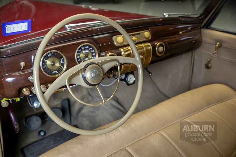 Lincoln-Continental-1941-10