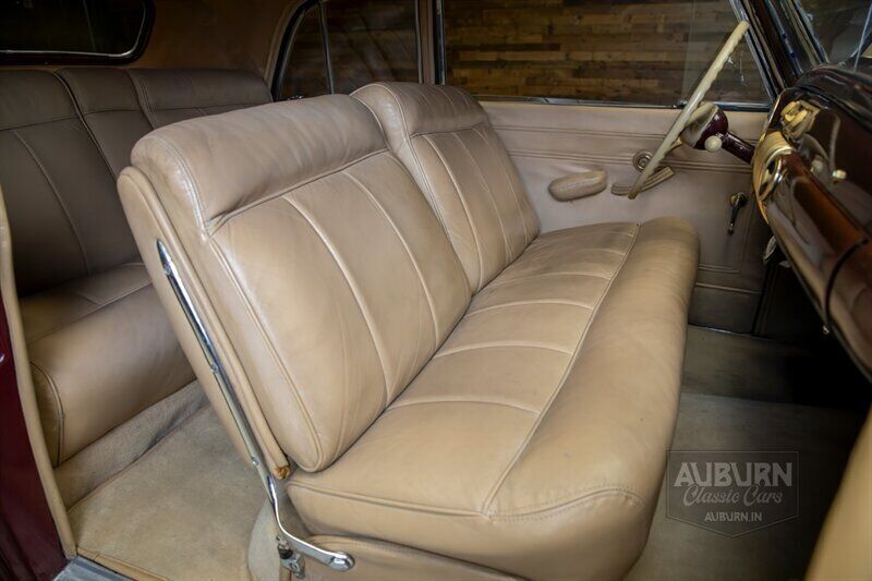 Lincoln-Continental-1941-14