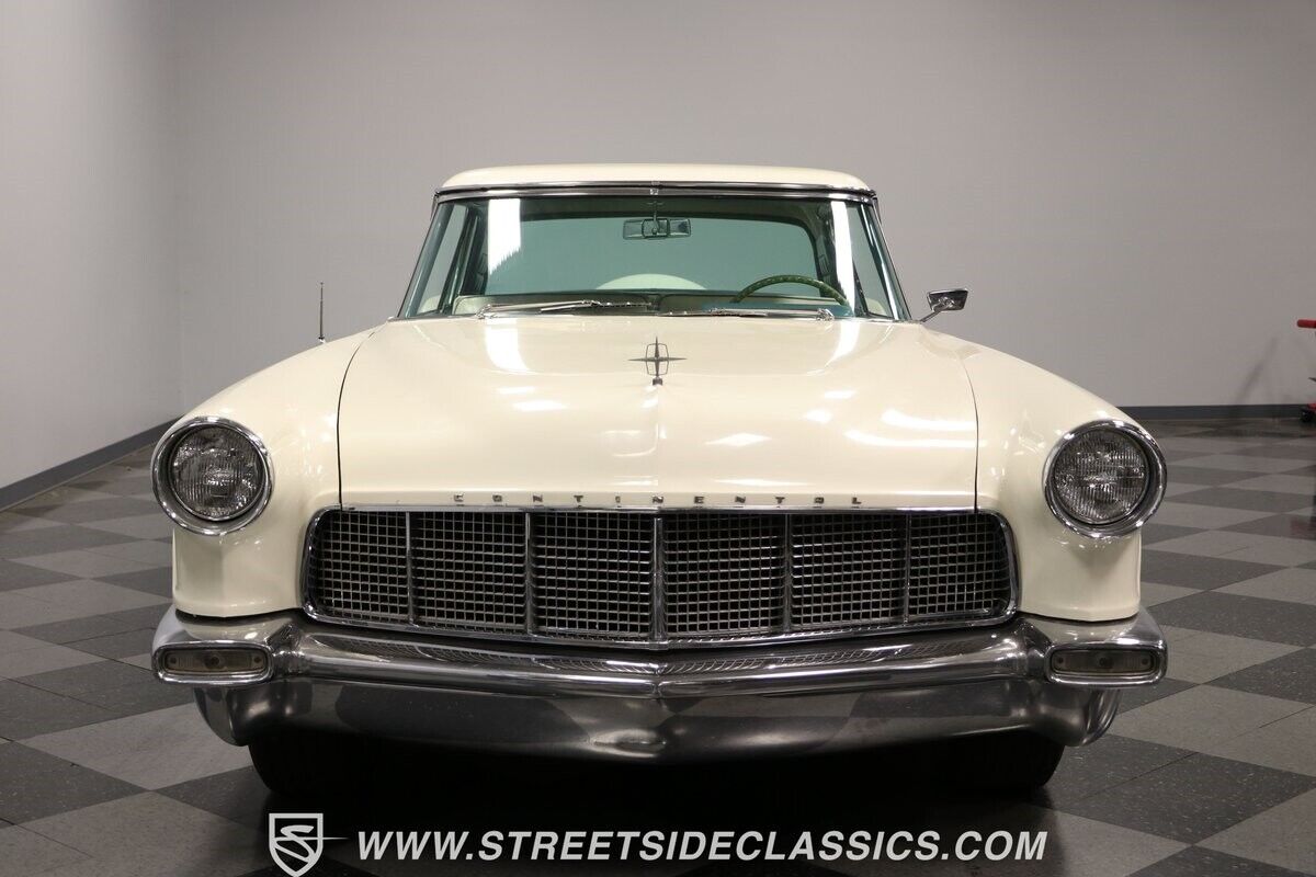 Lincoln-Continental-1956-Coupe-19