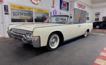 Lincoln-Continental-1961-4-Door-10