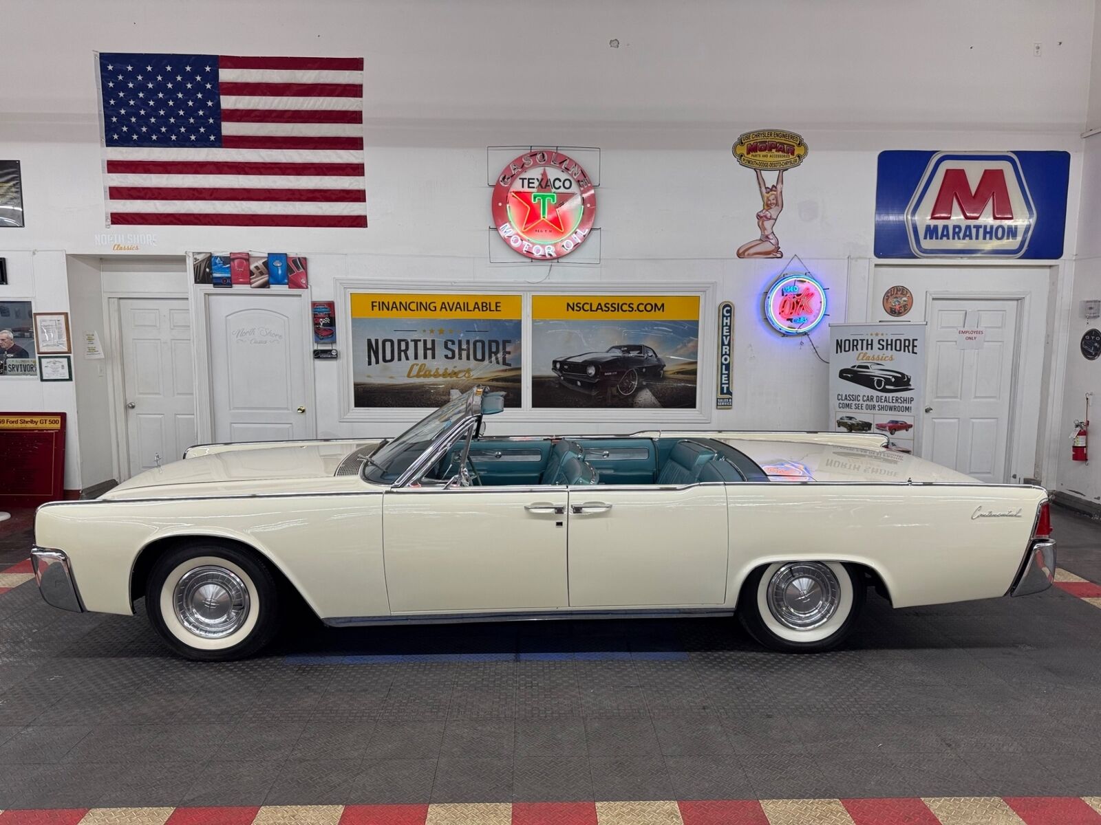 Lincoln-Continental-1961-4-Door-11