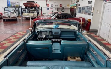 Lincoln-Continental-1961-4-Door-14