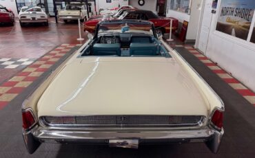 Lincoln-Continental-1961-4-Door-16