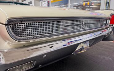 Lincoln-Continental-1961-4-Door-17