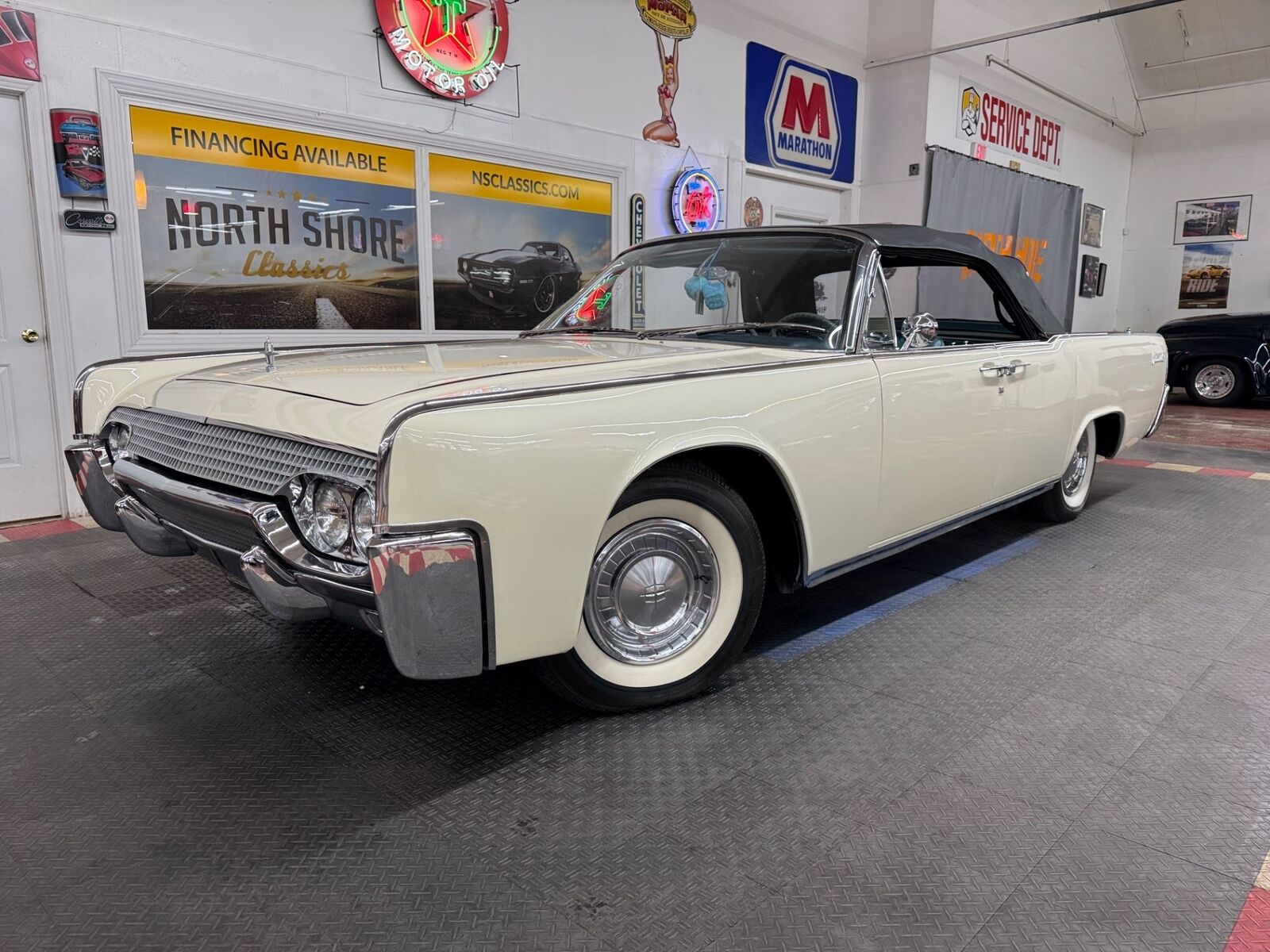 Lincoln-Continental-1961-4-Door-2