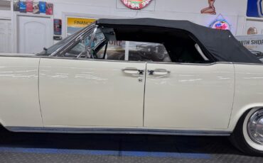 Lincoln-Continental-1961-4-Door-26