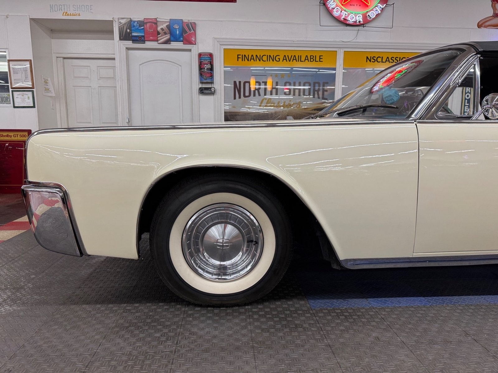 Lincoln-Continental-1961-4-Door-28