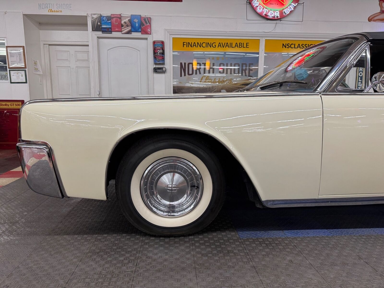 Lincoln-Continental-1961-4-Door-28