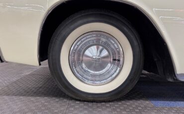 Lincoln-Continental-1961-4-Door-30