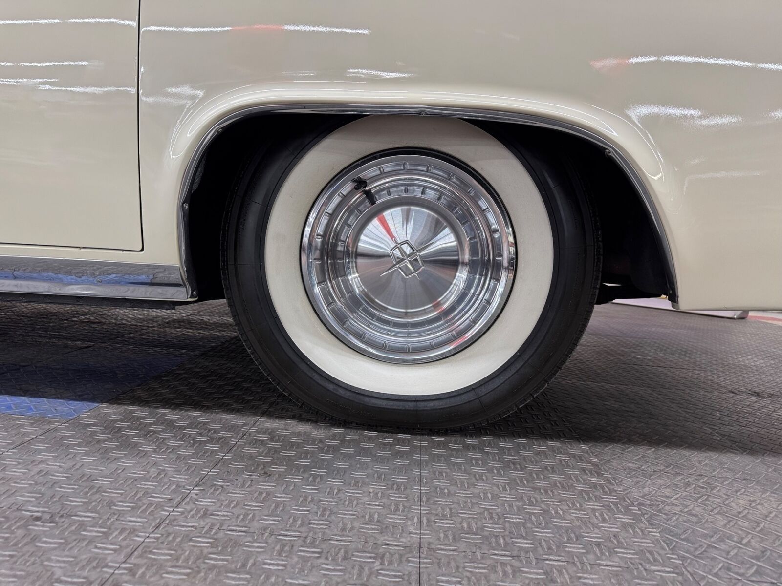 Lincoln-Continental-1961-4-Door-31
