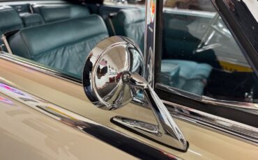 Lincoln-Continental-1961-4-Door-35