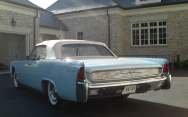 Lincoln-Continental-1961-Convertible-10