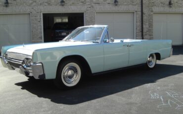Lincoln-Continental-1961-Convertible-17