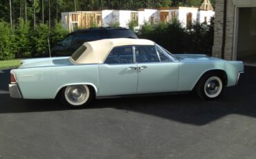 Lincoln-Continental-1961-Convertible-2