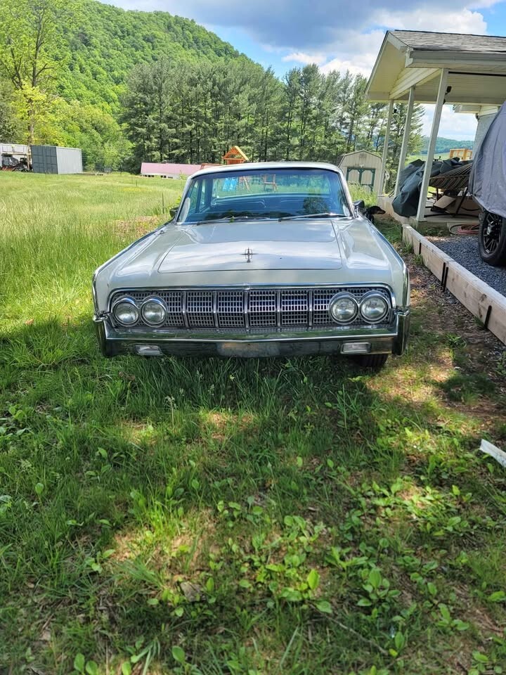 Lincoln-Continental-1964-Sedan-2
