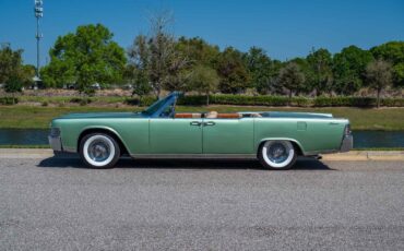 Lincoln-Continental-1965-4-Door-1