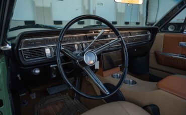 Lincoln-Continental-1965-4-Door-13